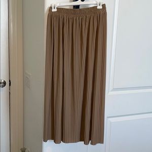 Pleated skirt